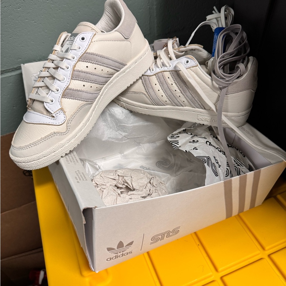 Adidas original HRLM Core White off white alumina